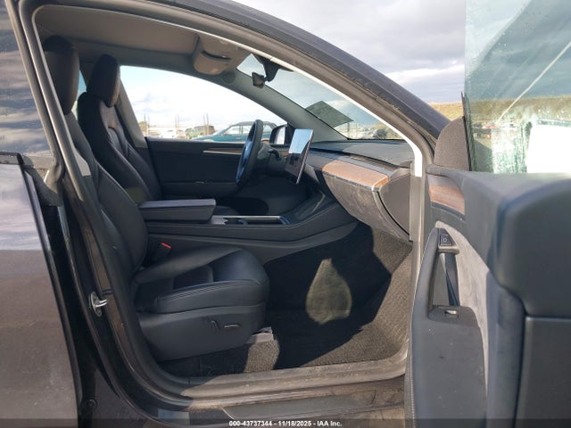 2024 TESLA MODEL Y 7SAYGDEE7RF112936 Photo 4