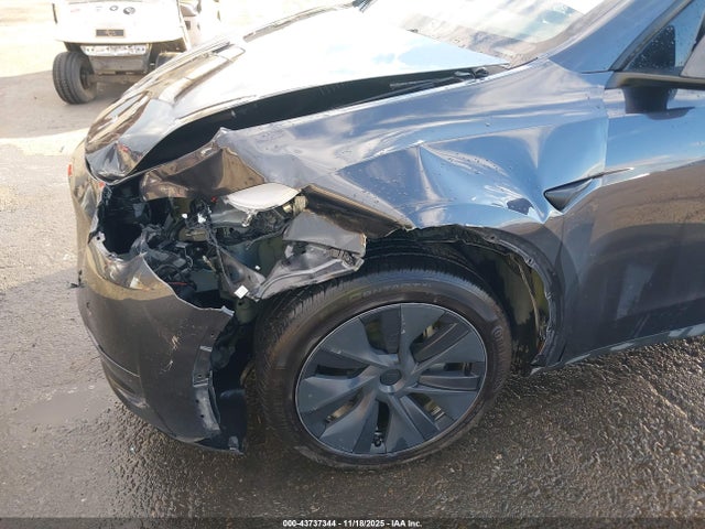 2024 TESLA MODEL Y 7SAYGDEE7RF112936 Photo 5