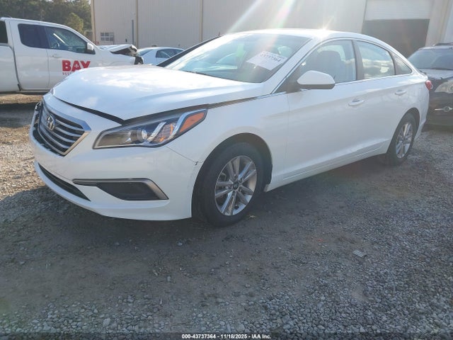 Hyundai SONATA SE 2017 5NPE24AF9HH534641 Image 2