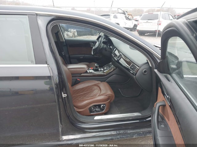 2017 AUDI A8 L WAU43AFD0HN002609 Photo 4