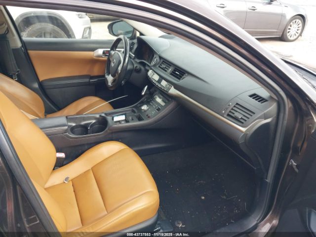 2011 LEXUS CT 200H JTHKD5BH8B2032262 Photo 4