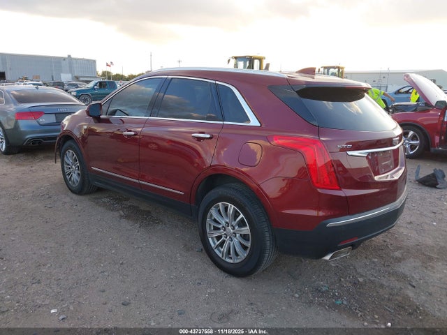 2017 CADILLAC XT5 1GYKNBRS4HZ171474 Photo 2