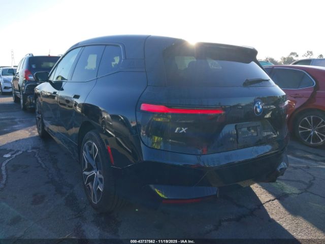 2024 BMW IX WB523CF00RCP23489 Photo 2