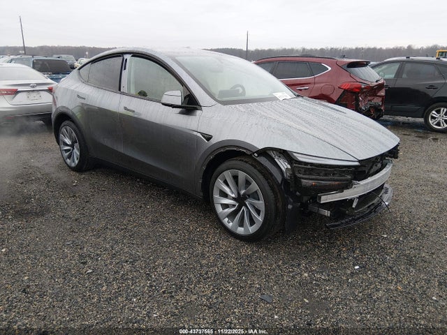 2026 TESLA MODEL Y 7SAYGDEE2TA499755 Photo 0
