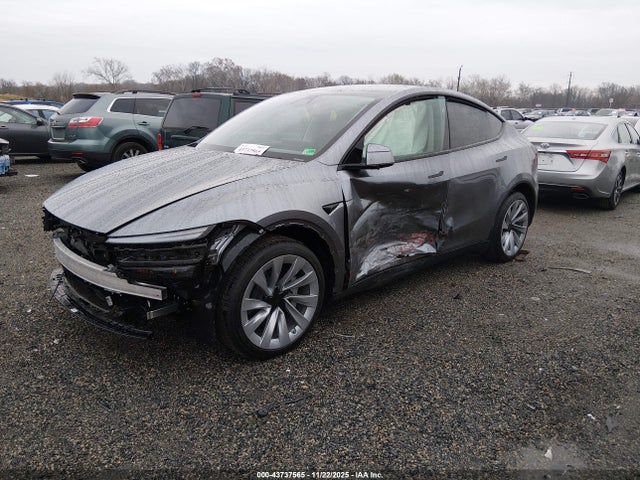 2026 TESLA MODEL Y 7SAYGDEE2TA499755 Photo 1
