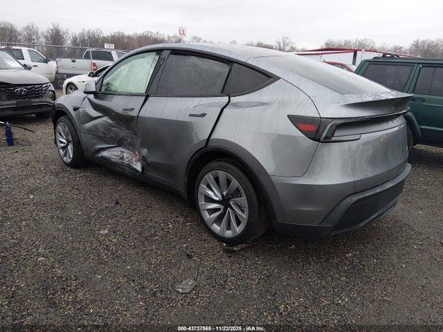 2026 TESLA MODEL Y 7SAYGDEE2TA499755 Photo 2