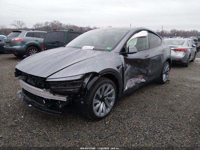 2026 TESLA MODEL Y 7SAYGDEE2TA499755 Photo 5