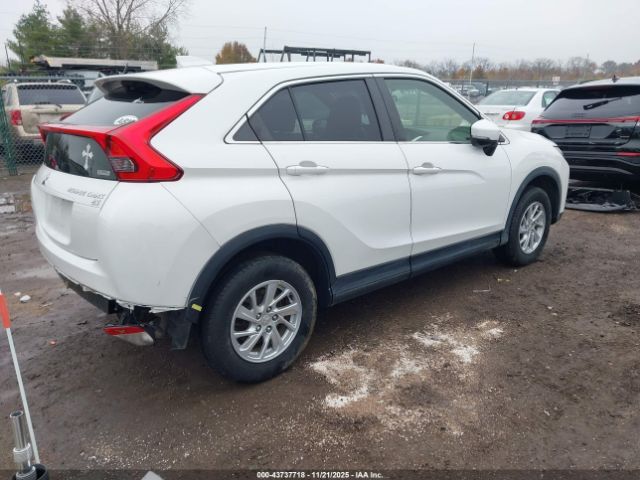 2018 MITSUBISHI ECLIPSE CROSS JA4AT3AA5JZ069715 Photo 3