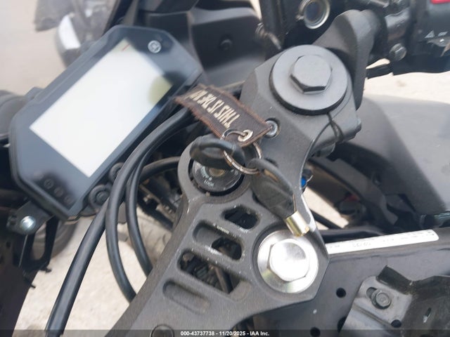 2023 YAMAHA YZFR3 MH3RH18Y5PK011219 Photo 10