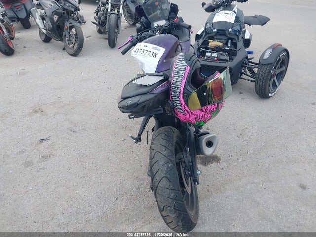 2023 YAMAHA YZFR3 MH3RH18Y5PK011219 Photo 5