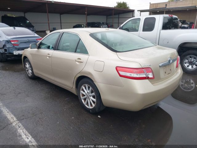 2011 TOYOTA CAMRY 4T4BF3EKXBR104687 Photo 2