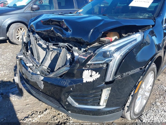 2017 CADILLAC XT5 1GYKNFRS6HZ175565 Photo 5