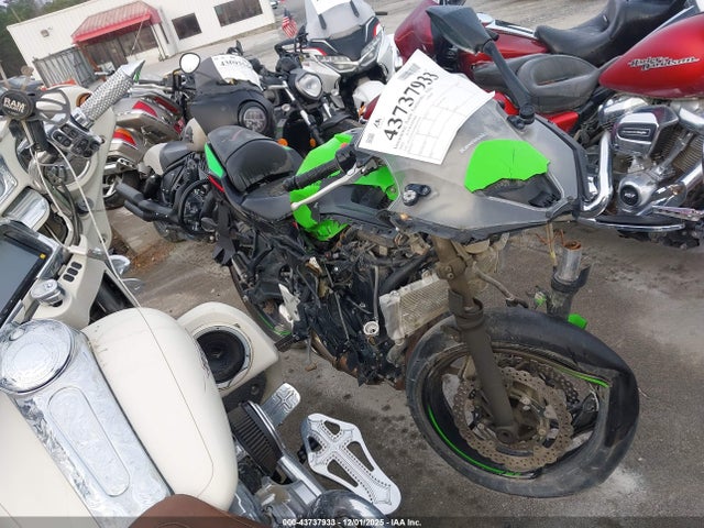 43737933 :رقم المزاد ، ML5EXEN16NDA75251 vin ، 2022 Kawasaki Ex650 N مزاد بيع