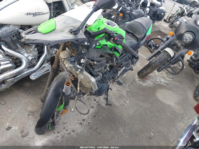 43737933 :رقم المزاد ، ML5EXEN16NDA75251 vin ، 2022 Kawasaki Ex650 N مزاد بيع
