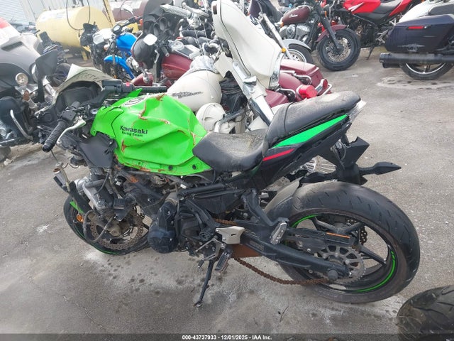 43737933 :رقم المزاد ، ML5EXEN16NDA75251 vin ، 2022 Kawasaki Ex650 N مزاد بيع