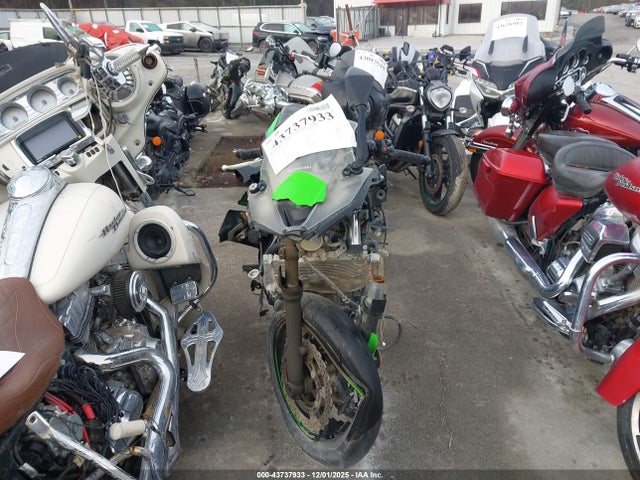 43737933 :رقم المزاد ، ML5EXEN16NDA75251 vin ، 2022 Kawasaki Ex650 N مزاد بيع