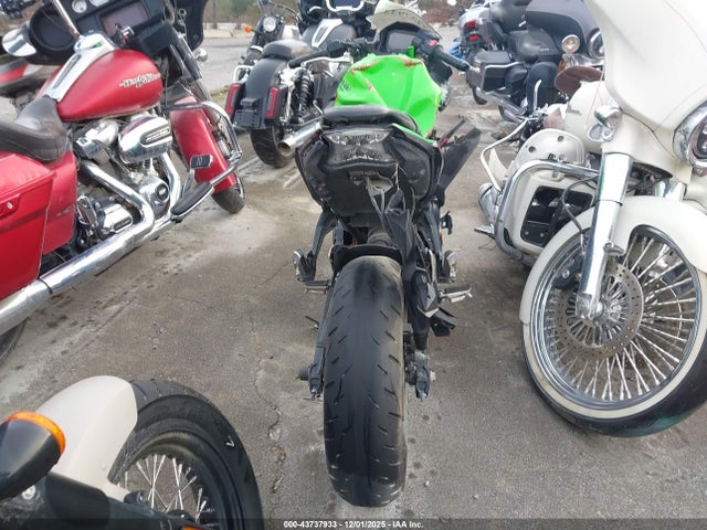 43737933 :رقم المزاد ، ML5EXEN16NDA75251 vin ، 2022 Kawasaki Ex650 N مزاد بيع
