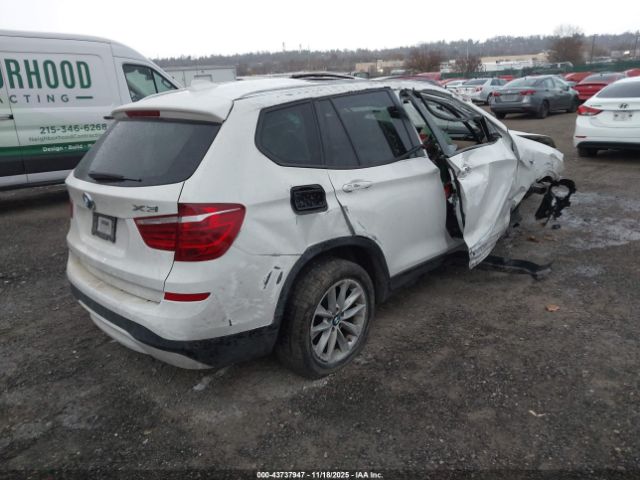 2017 BMW X3 5UXWX9C3XH0T24213 Photo 3