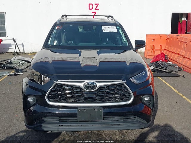 5TDGZRBHXNS588649 Toyota Highlander Xle