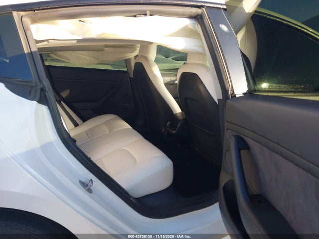 2022 TESLA MODEL 3 5YJ3E1EB9NF137185 Photo 7