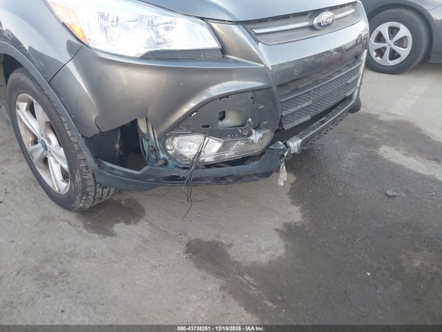 1FMCU9G98FUB67844 Ford ESCAPE SE