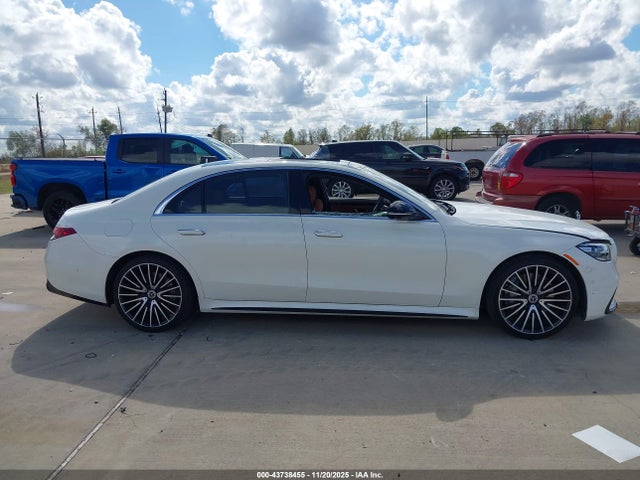 W1K6G6DB1NA077651 Mercedes-Benz S 500 4matic