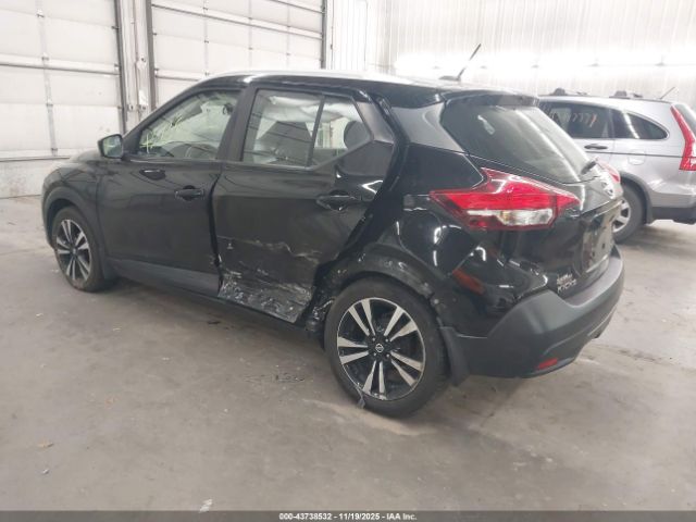 2019 NISSAN KICKS 3N1CP5CU2KL497386 Photo 2