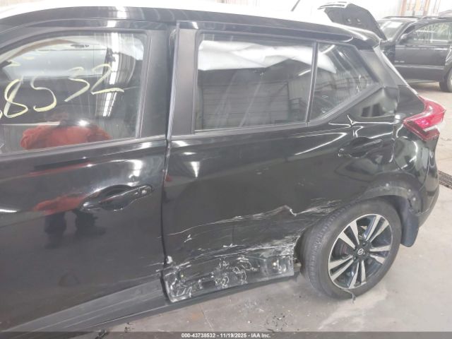 2019 NISSAN KICKS 3N1CP5CU2KL497386 Photo 5