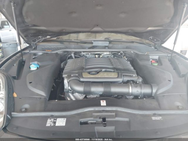 2016 PORSCHE CAYENNE WP1AA2A20GKA09937 Photo 9