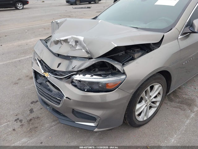 1G1ZE5ST1HF129976 Chevrolet MALIBU 1LT