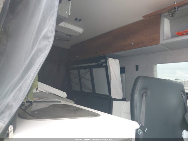 W1W4EBVY5KT016911 Mercedes-Benz Sprinter 2500 Standard Roof V6