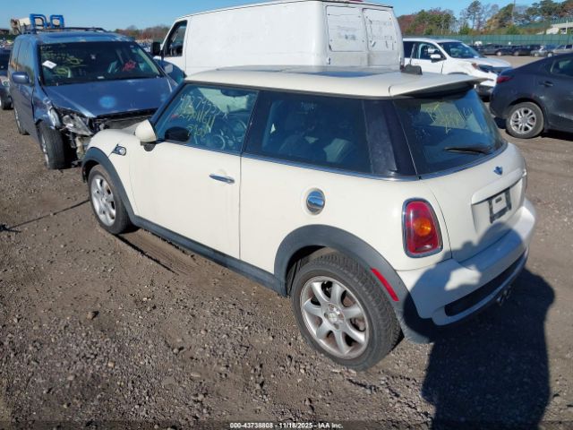 2008 MINI COOPER S WMWMF73558TV38328 Photo 2