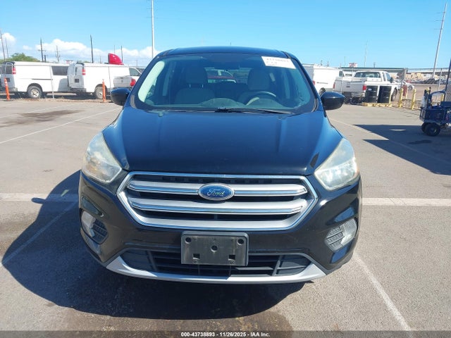 1FMCU9GD1HUE26195 Ford ESCAPE SE