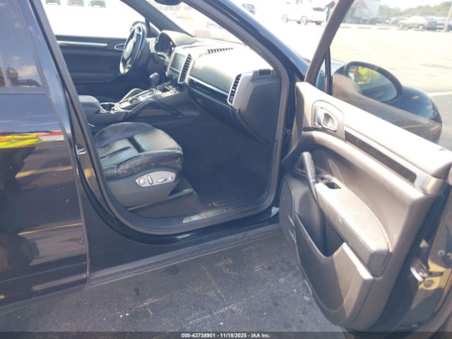 2011 PORSCHE CAYENNE WP1AB2A29BLA42614 Photo 4