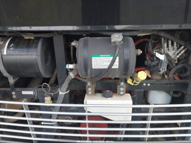 4UZFCGCY1ECFN6317 Freightliner Chassis Xc