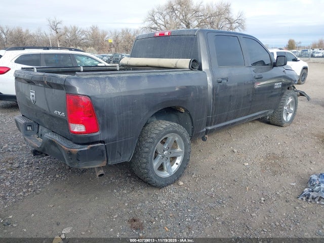 2018 RAM 1500 3C6RR7KG5JG203485 Photo 3