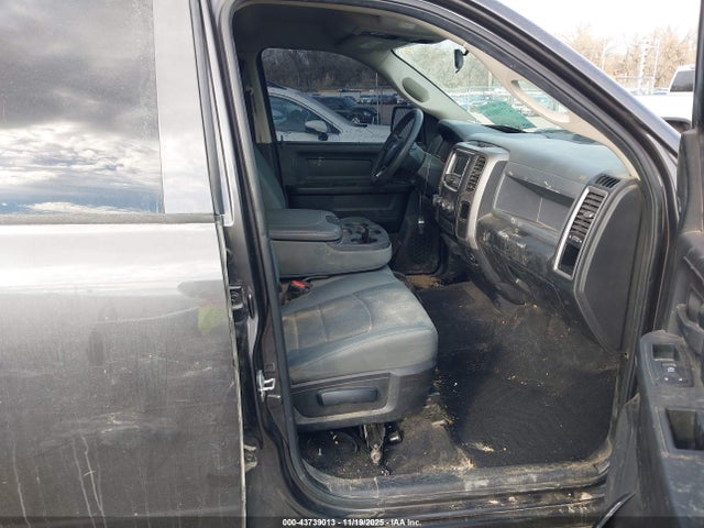 2018 RAM 1500 3C6RR7KG5JG203485 Photo 4