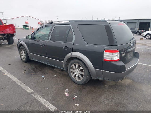 2008 FORD TAURUS X 1FMDK05W58GA04214 Photo 2
