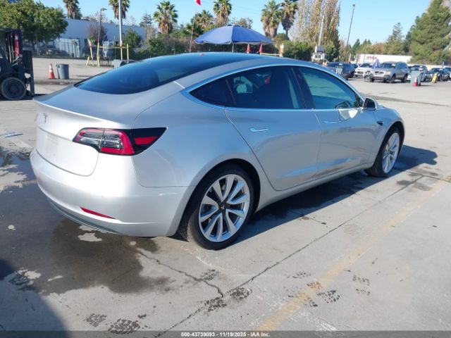 2018 TESLA MODEL 3 5YJ3E1EA5JF061059 Photo 3