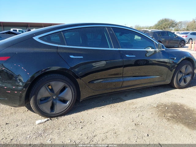 5YJ3E1EA1KF324035 Tesla MODEL 3