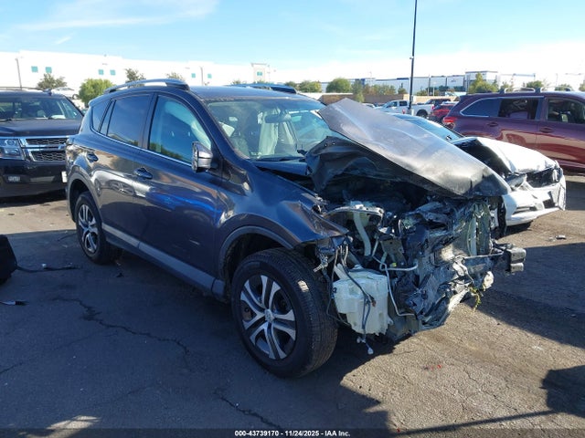 2T3ZFREV3GW276712 Toyota RAV4 LE