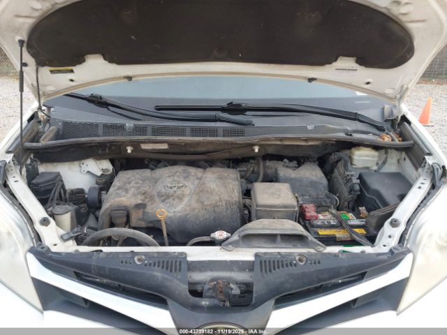 2018 TOYOTA SIENNA 5TDKZ3DC6JS939298 Photo 9