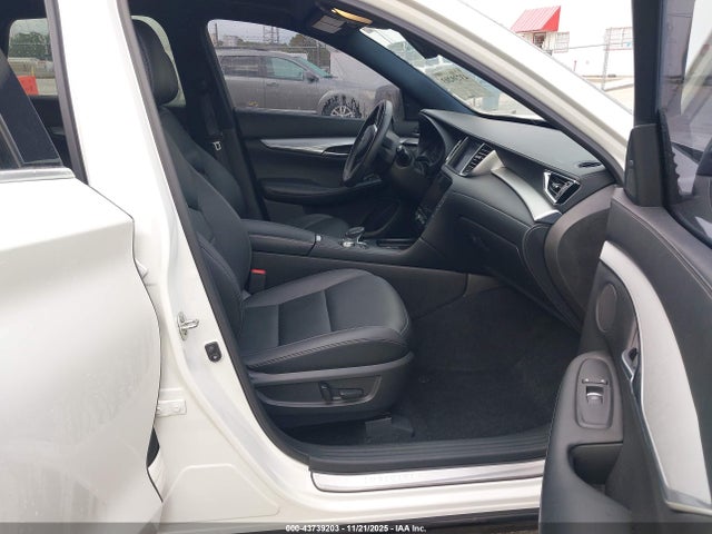 43739203 :رقم المزاد ، 3PCAJ5BA1MF116500 vin ، 2021 Infiniti Qx50 Luxe مزاد بيع