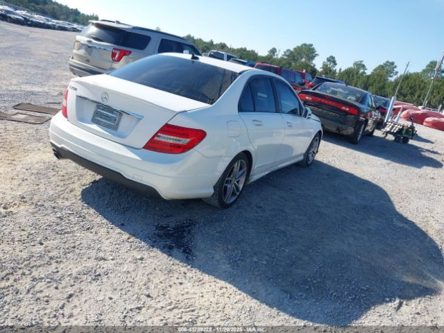 2014 MERCEDES-BENZ C 250 WDDGF4HB2ER303168 Photo 3