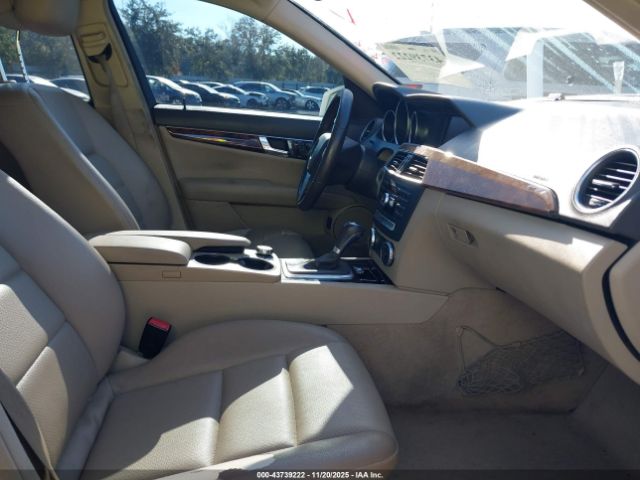 2014 MERCEDES-BENZ C 250 WDDGF4HB2ER303168 Photo 4