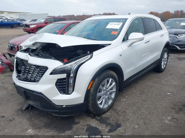 2022 CADILLAC XT4 1GYFZBR43NF124750 Photo 1