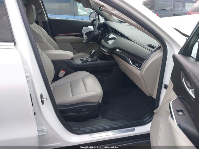2022 CADILLAC XT4 1GYFZBR43NF124750 Photo 4