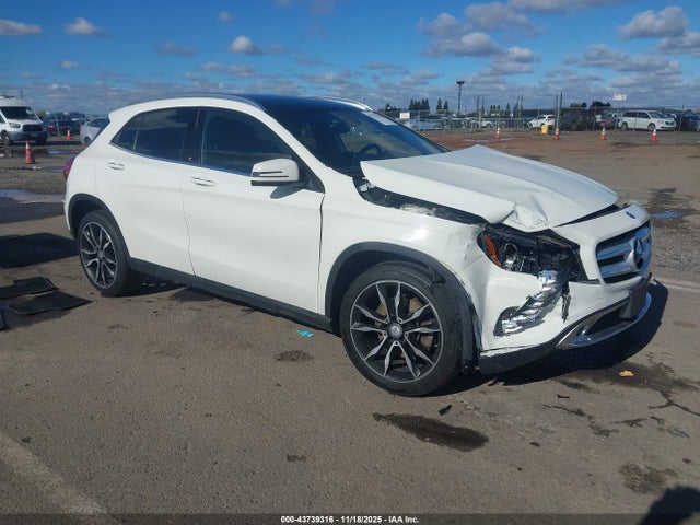 2017 MERCEDES-BENZ GLA 250 WDCTG4GB8HJ361029