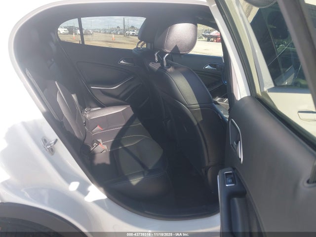 2017 MERCEDES-BENZ GLA 250 WDCTG4GB8HJ361029 Photo 7