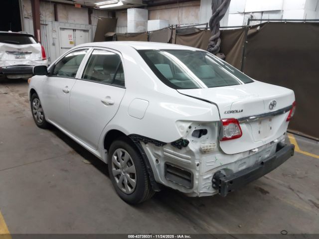 2013 TOYOTA COROLLA JTDBU4EE2DJ123226 Photo 2